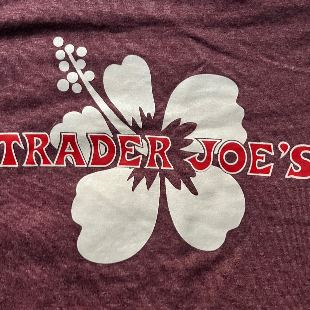 COPY - trader joes short sleeve t shirt fits like a medium